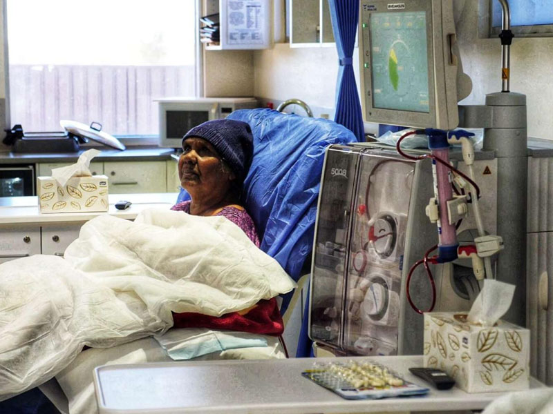 A patient in Ampilatwatja undergoes kidney dialysis.